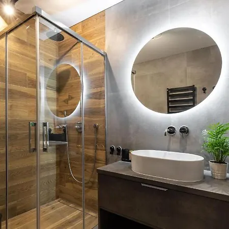 Center Sanctuary Modern Business-class With Free Parking In The Heart Of Apartment