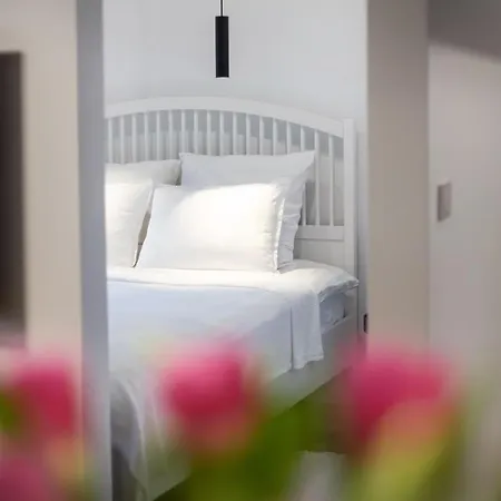 City Center Sanctuary - Free Parking Studio Apartment