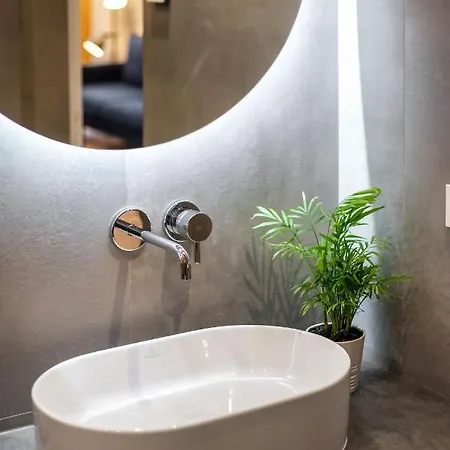 Апартаменты Center Sanctuary Modern Business-class With Free Parking In The Heart Of