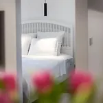 Center Sanctuary Modern Business-class With Free Parking In The Heart Of Апартаменты