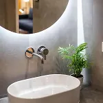 Апартаменты Center Sanctuary Modern Business-class With Free Parking In The Heart Of