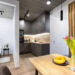 Center Sanctuary Modern Business-class With Free Parking In The Heart Of