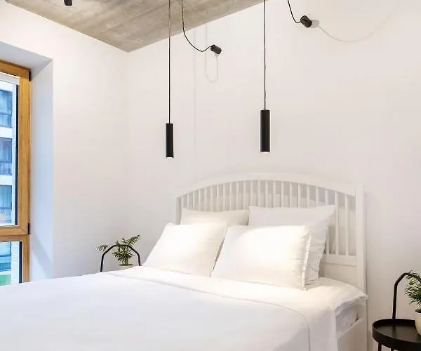 Center Sanctuary Modern Business-class With Free Parking In The Heart Of 빌뉴스